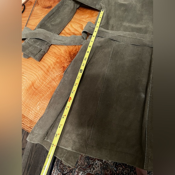 Vintage Burberry Suade Trenchcoat - Picture 16 of 17